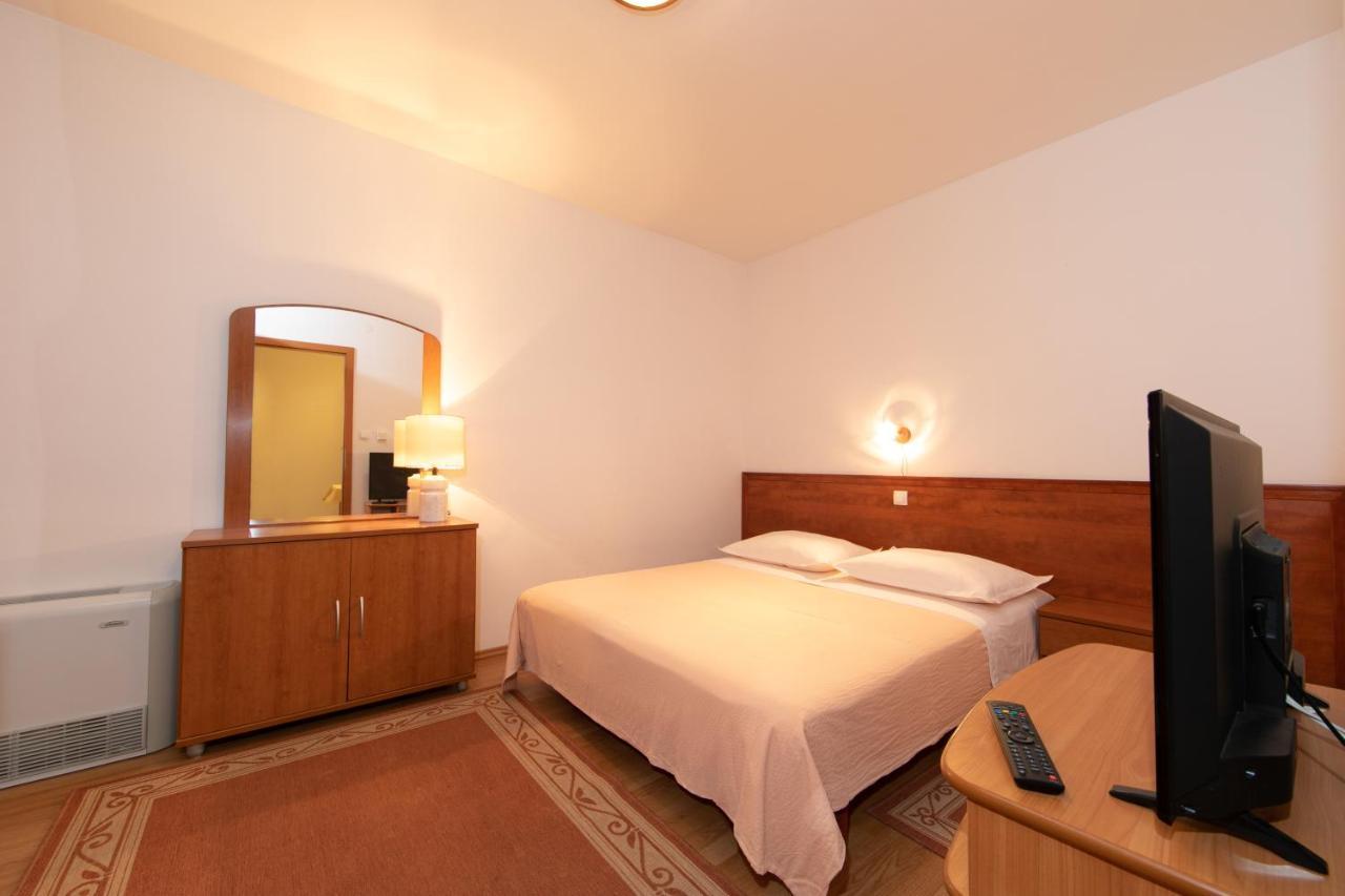 Apartmani Biser 투체피 외부 사진