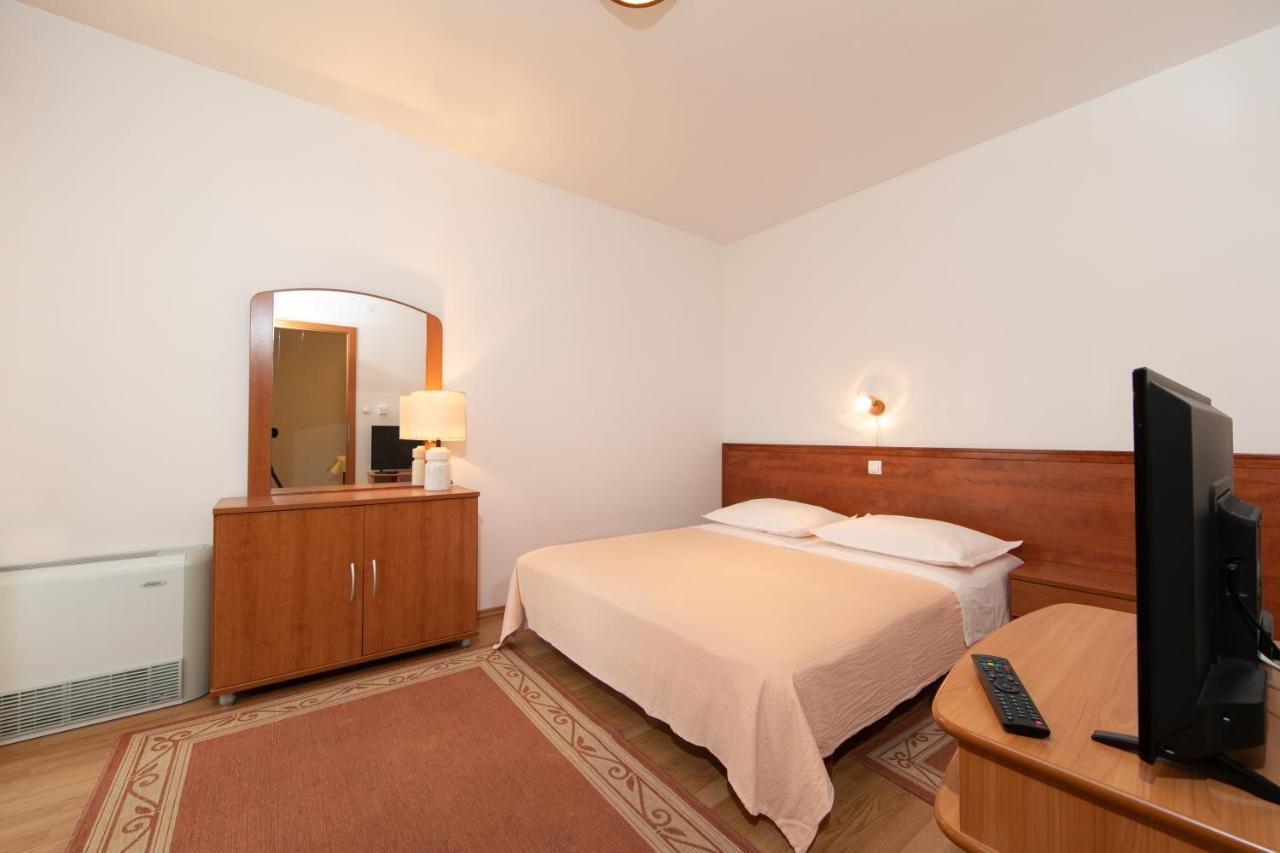 Apartmani Biser 투체피 외부 사진