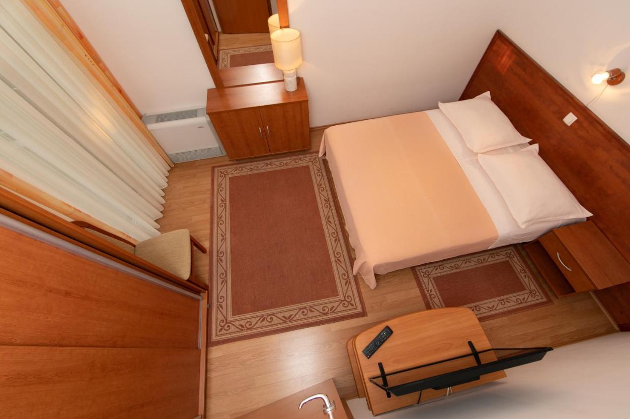 Apartmani Biser 투체피 외부 사진